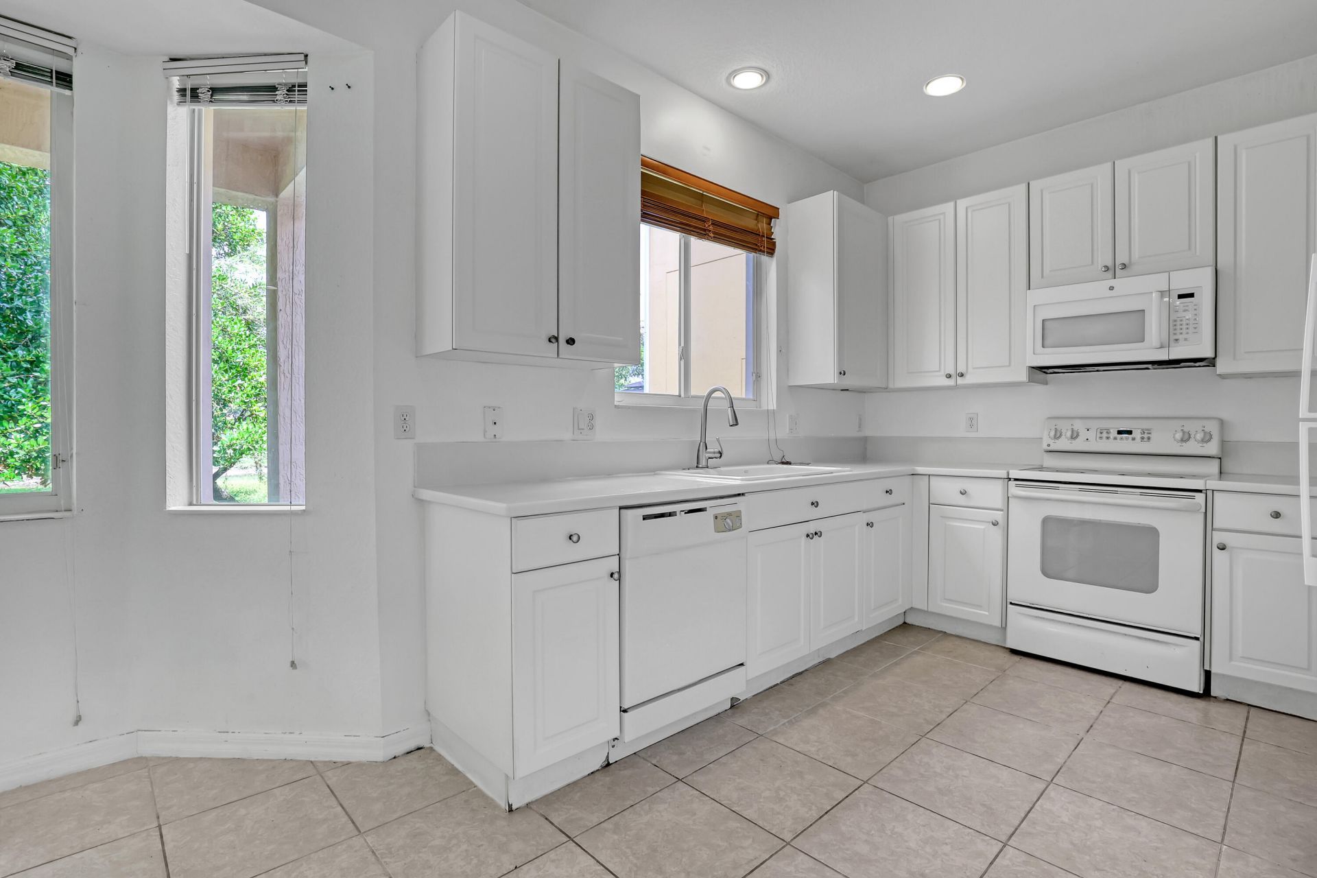 176 Bellezza Terrace, Royal Palm Beach, FL 33411 Photo