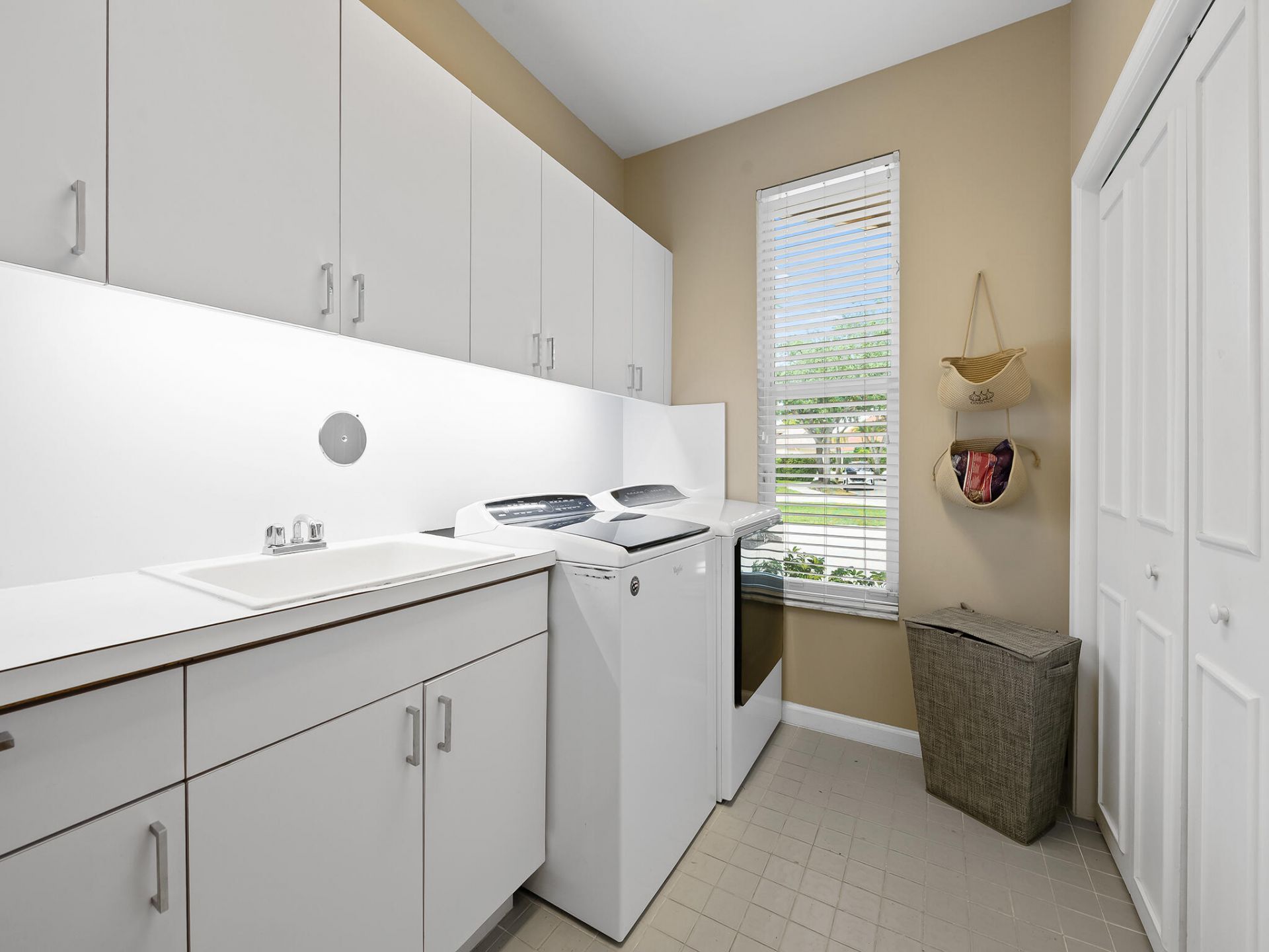 1207 Manor Drive S, Weston, FL 33326 Photo