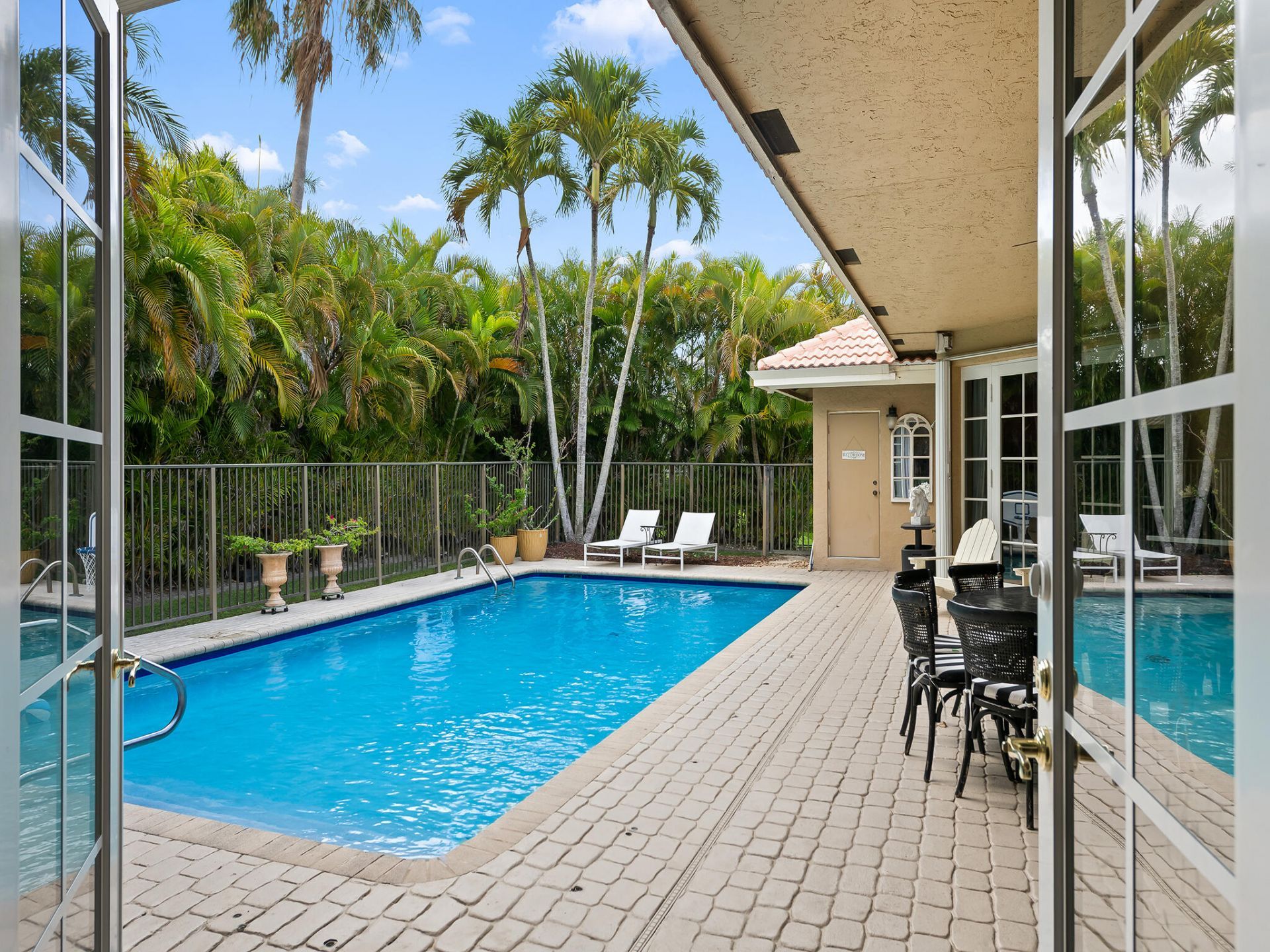 1207 Manor Drive S, Weston, FL 33326 Photo