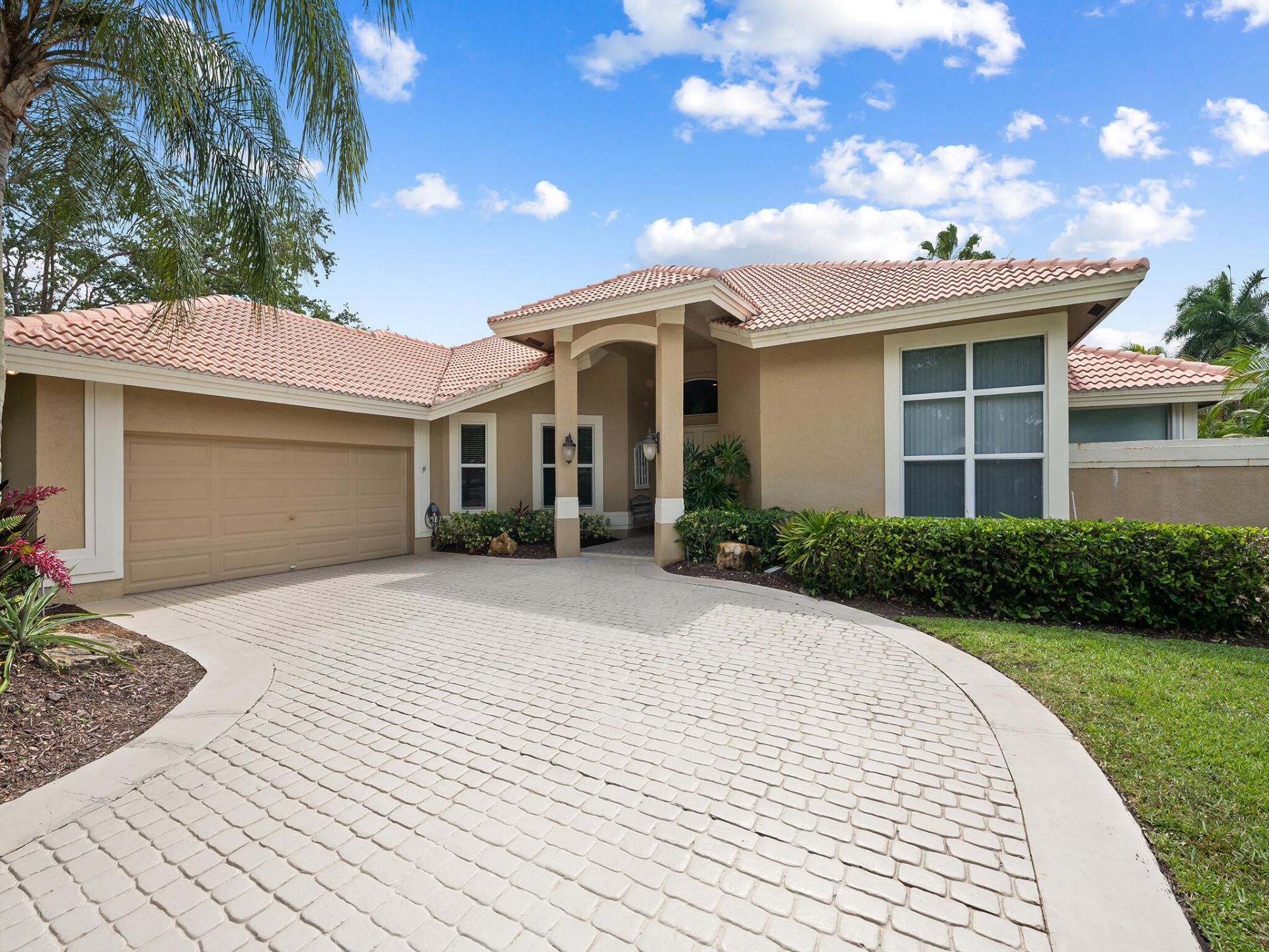 1207 Manor Drive S, Weston, FL 33326 Photo