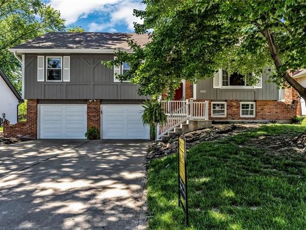 1002 Dunwich Drive, Liberty, MO 64068