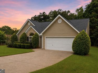 6196 Mount Salem Circle, Flowery Branch, GA 30542