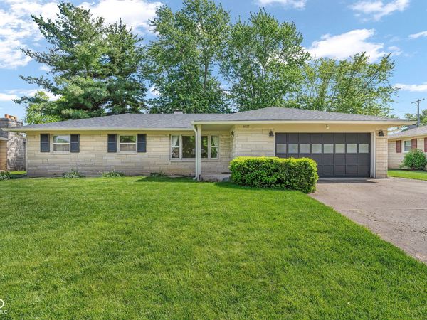 1027 E Logan Street, Brownsburg, IN 46112