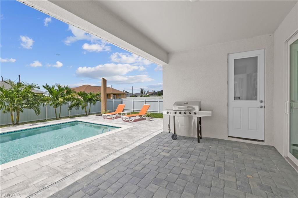 2016 NW 1st Ave, Cape Coral, FL 33993 Photo