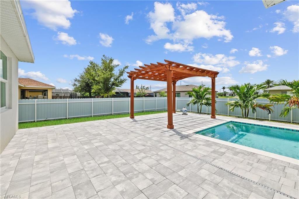 2016 NW 1st Ave, Cape Coral, FL 33993 Photo