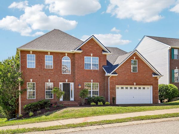 101 Fieldcrest Ct , Hendersonville, TN 37075