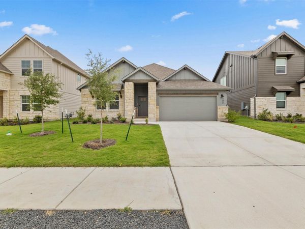 106 Holmby DR, Hutto, TX 78634