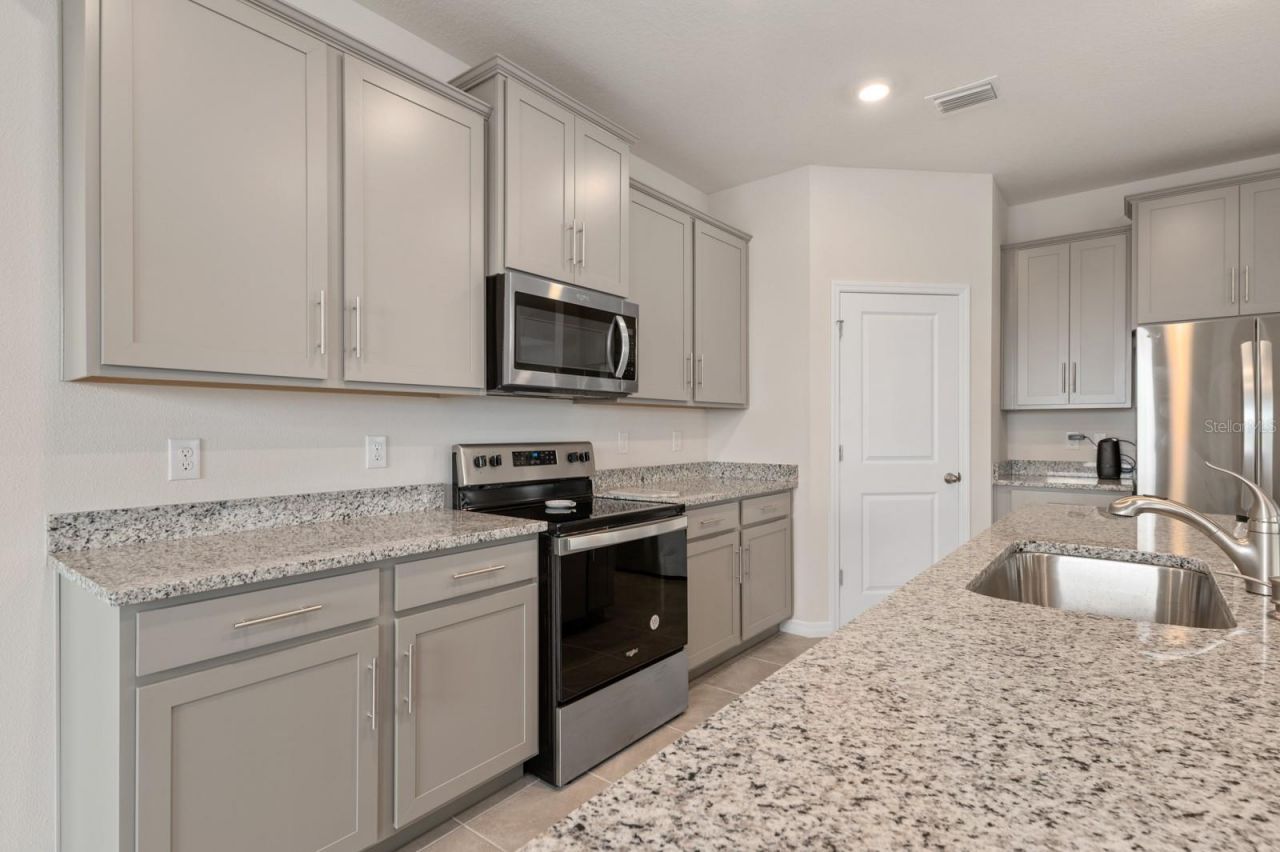 520 158th Street E, Bradenton, FL 34212 Photo