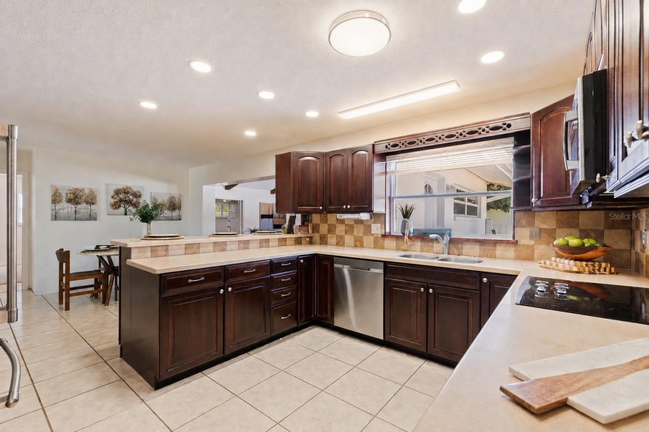 6477 33rd Avenue N, Saint Petersburg, FL 33710 Photo