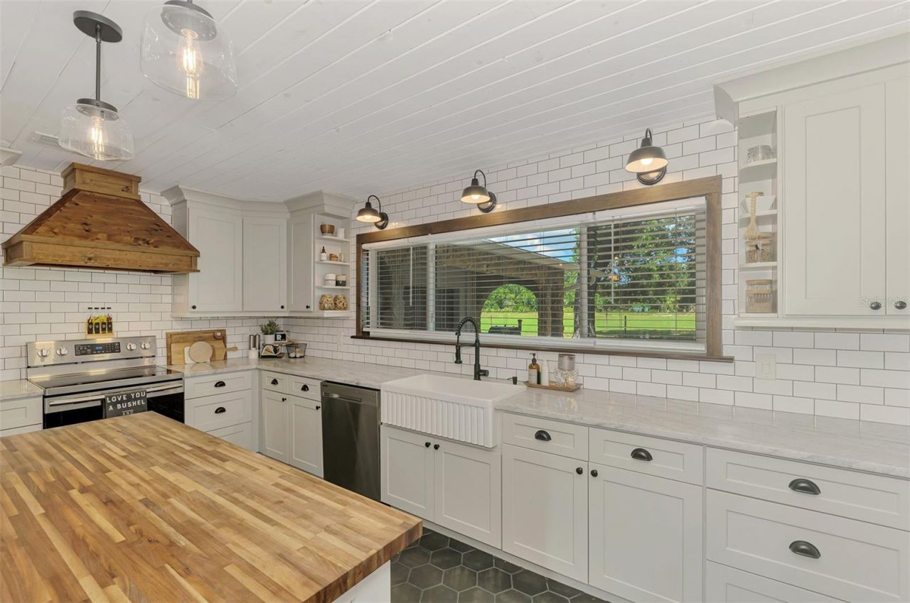 10433 SW Jernigan Street , Arcadia, FL 34269 Photo