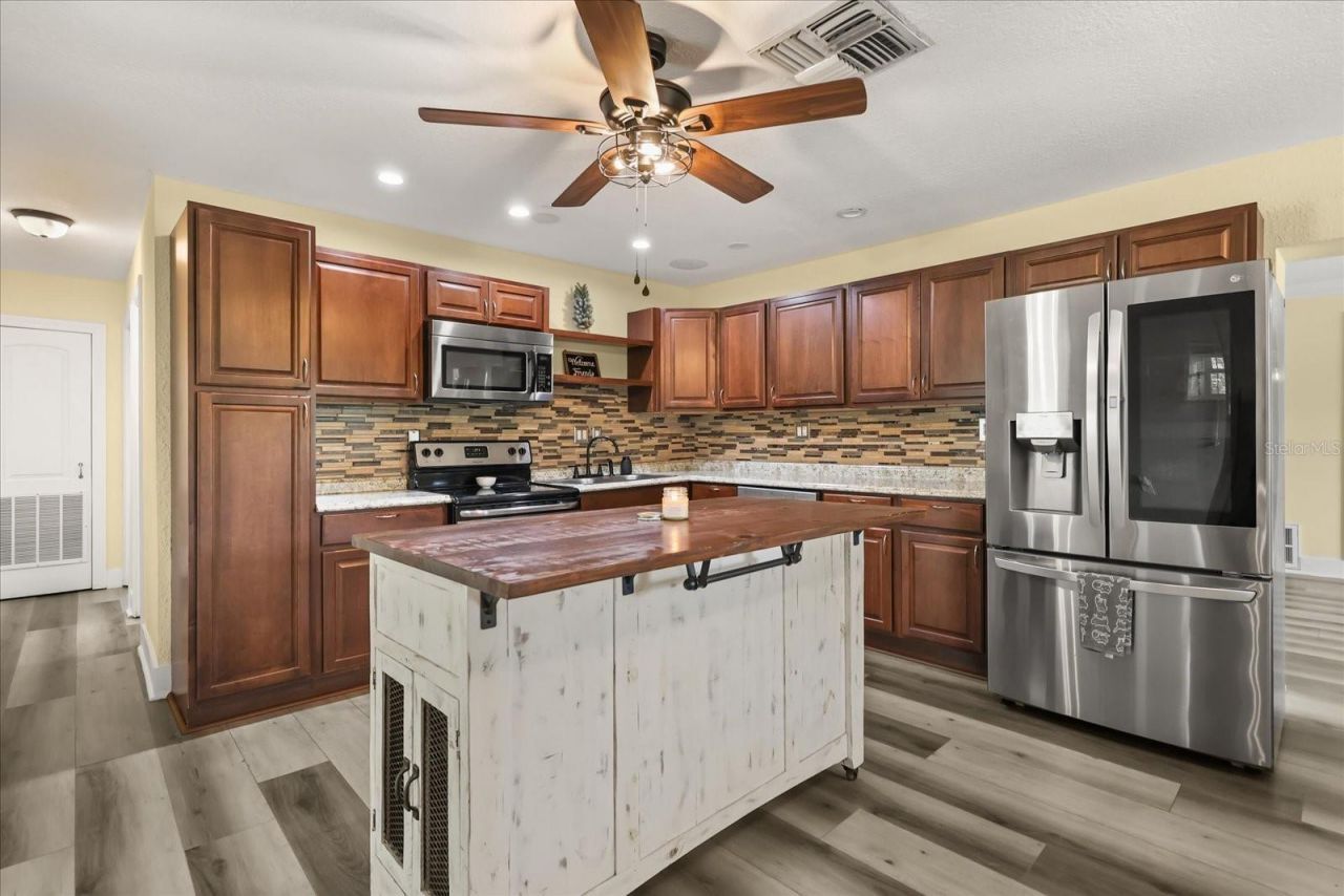 20963 E Colonial Drive , Christmas, FL 32709 Photo