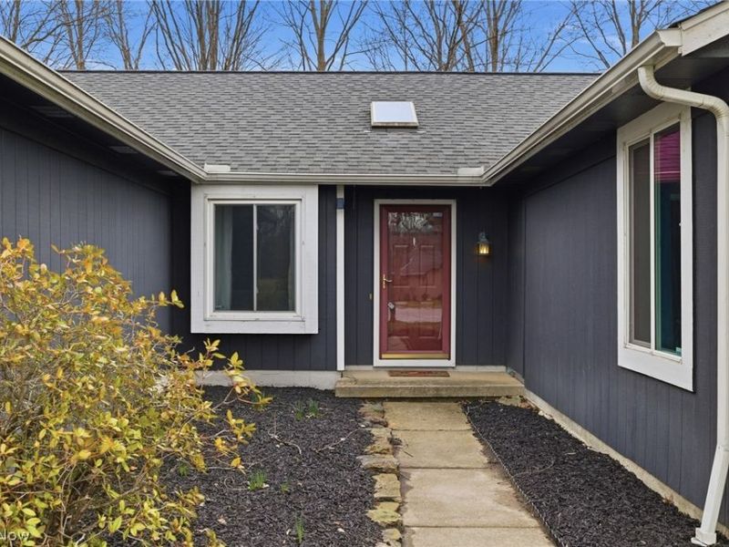 19595 Cross Trail N, Strongsville, OH 44136 Photo 2