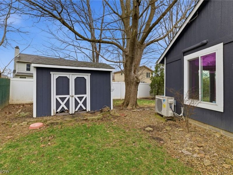 19595 Cross Trail N, Strongsville, OH 44136 Photo 37