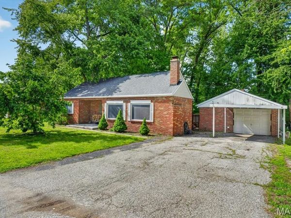 31 Fahey Place, Belleville, IL 62220