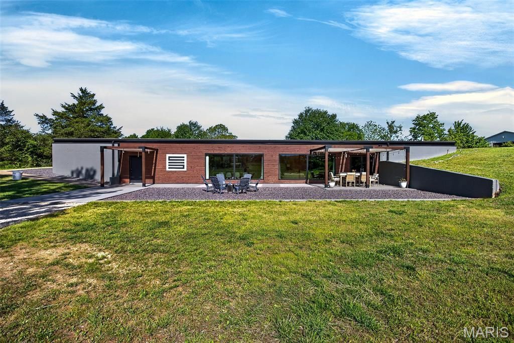 26559 Highway 5 , Lebanon, MO 65536 Main Photo