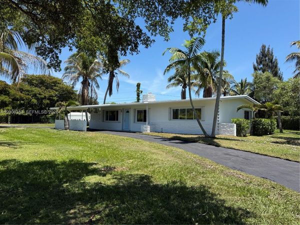 15395 SW 272nd St, Homestead, FL 33032