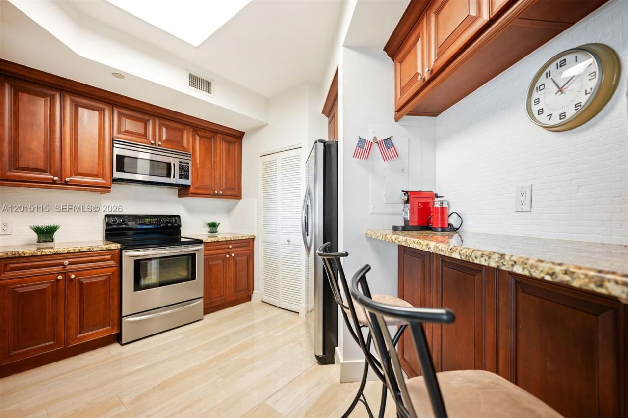 888 Brickell Key Dr , Unit 609, Miami, FL 33131 Photo