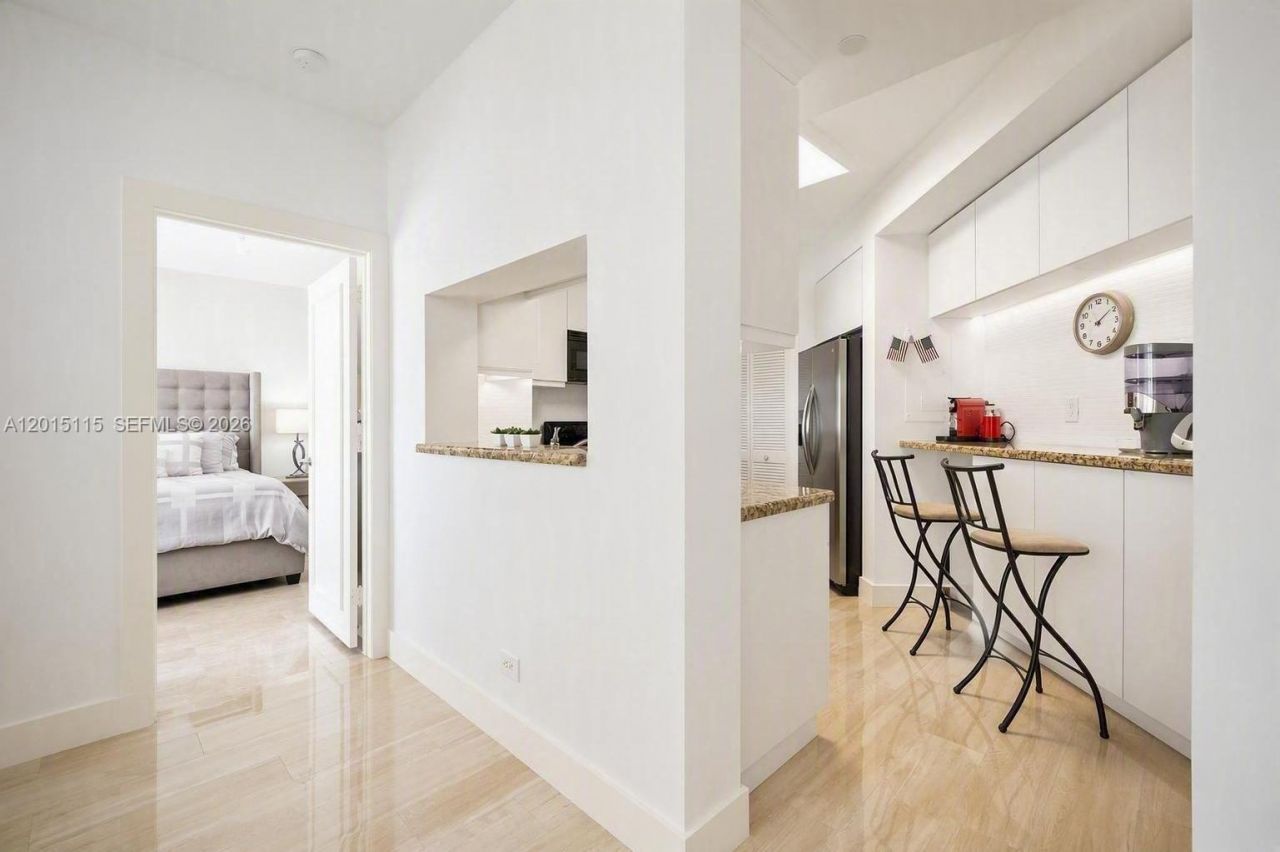 888 Brickell Key Dr, Unit 609, Miami, FL 33131 Photo