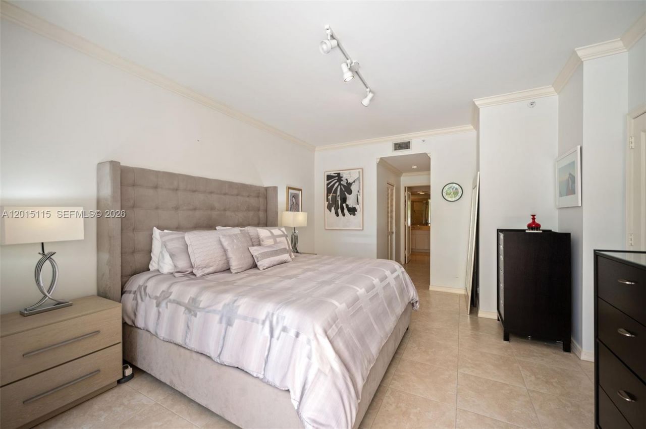 888 Brickell Key Dr, Unit 609, Miami, FL 33131 Photo