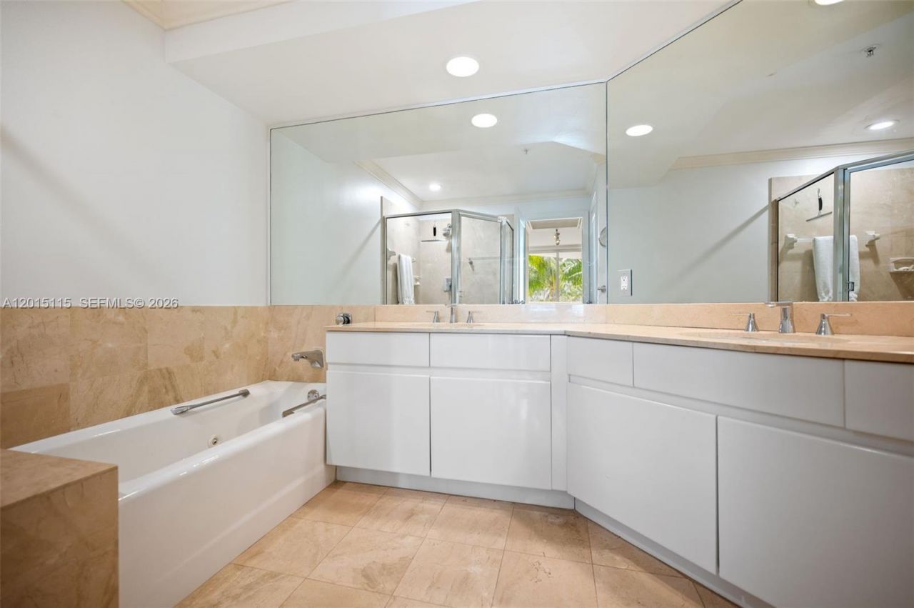 888 Brickell Key Dr, Unit 609, Miami, FL 33131 Photo