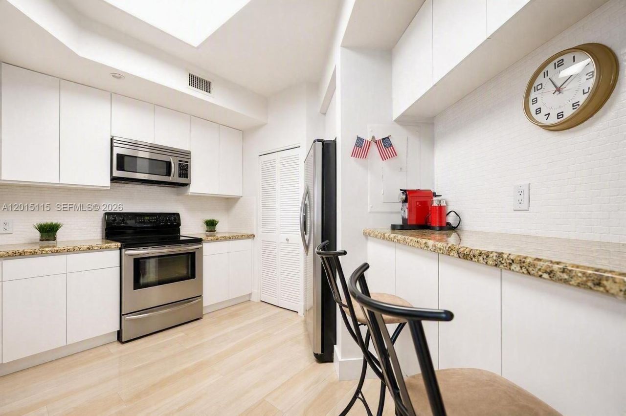 888 Brickell Key Dr, Unit 609, Miami, FL 33131 Photo