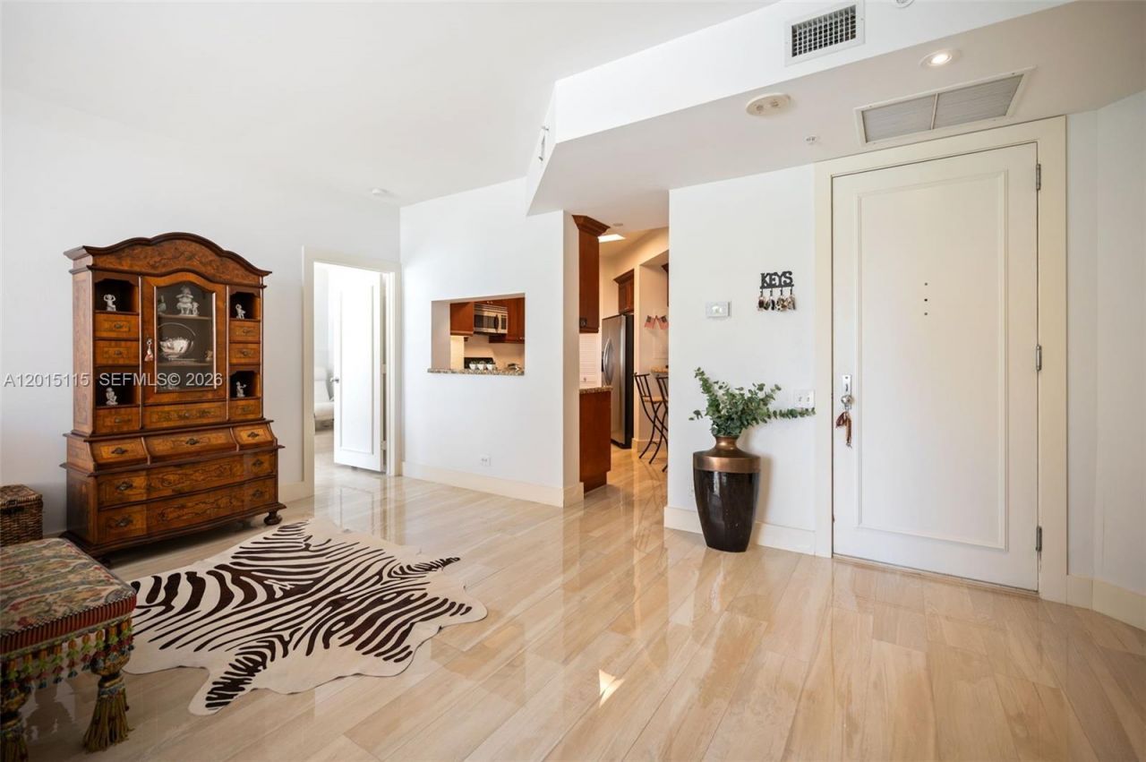 888 Brickell Key Dr, Unit 609, Miami, FL 33131 Photo
