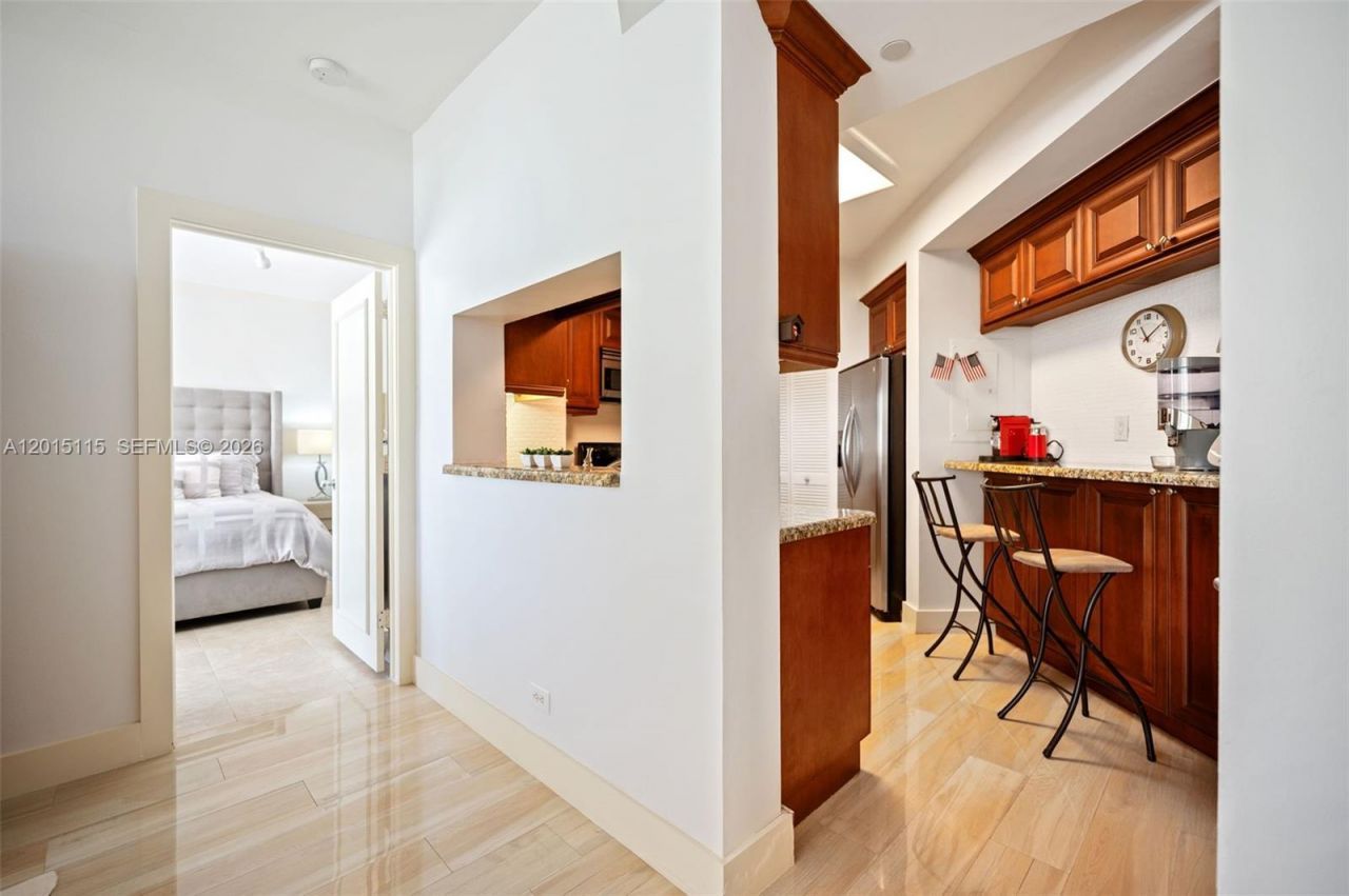 888 Brickell Key Dr , Unit 609, Miami, FL 33131 Photo