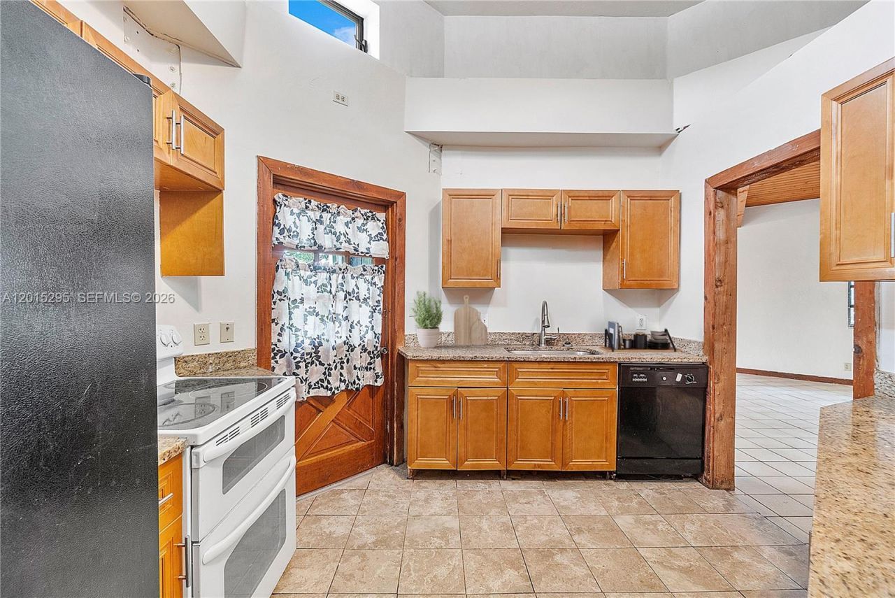4561 NW 79th Ave, Lauderhill, FL 33351 Photo