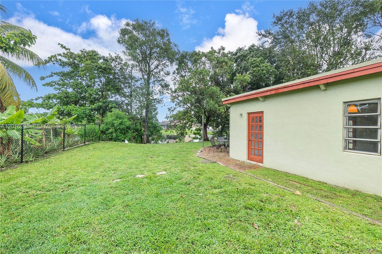 4561 NW 79th Ave, Lauderhill, FL 33351 Photo