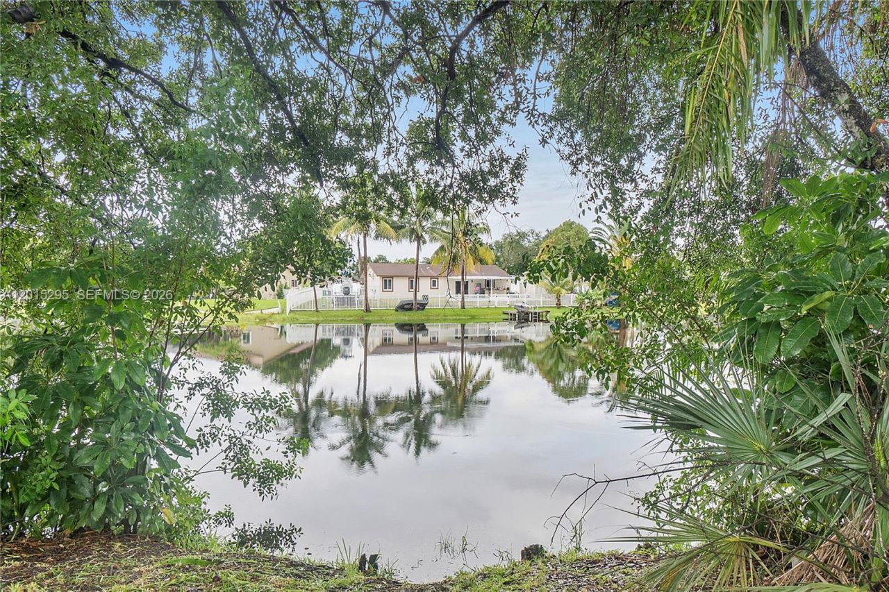 4561 NW 79th Ave, Lauderhill, FL 33351 Photo