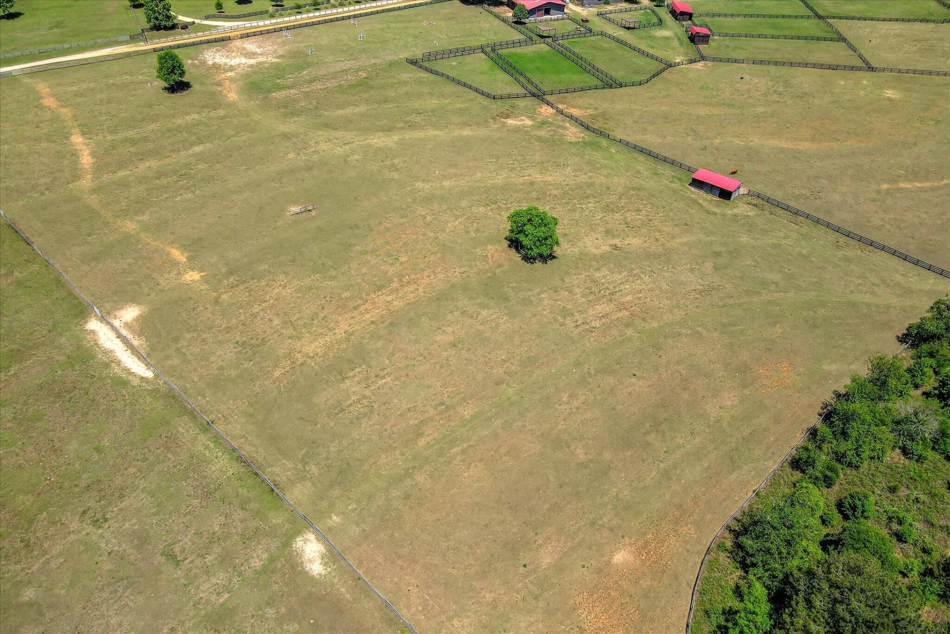 929 Airport Road Photo 15