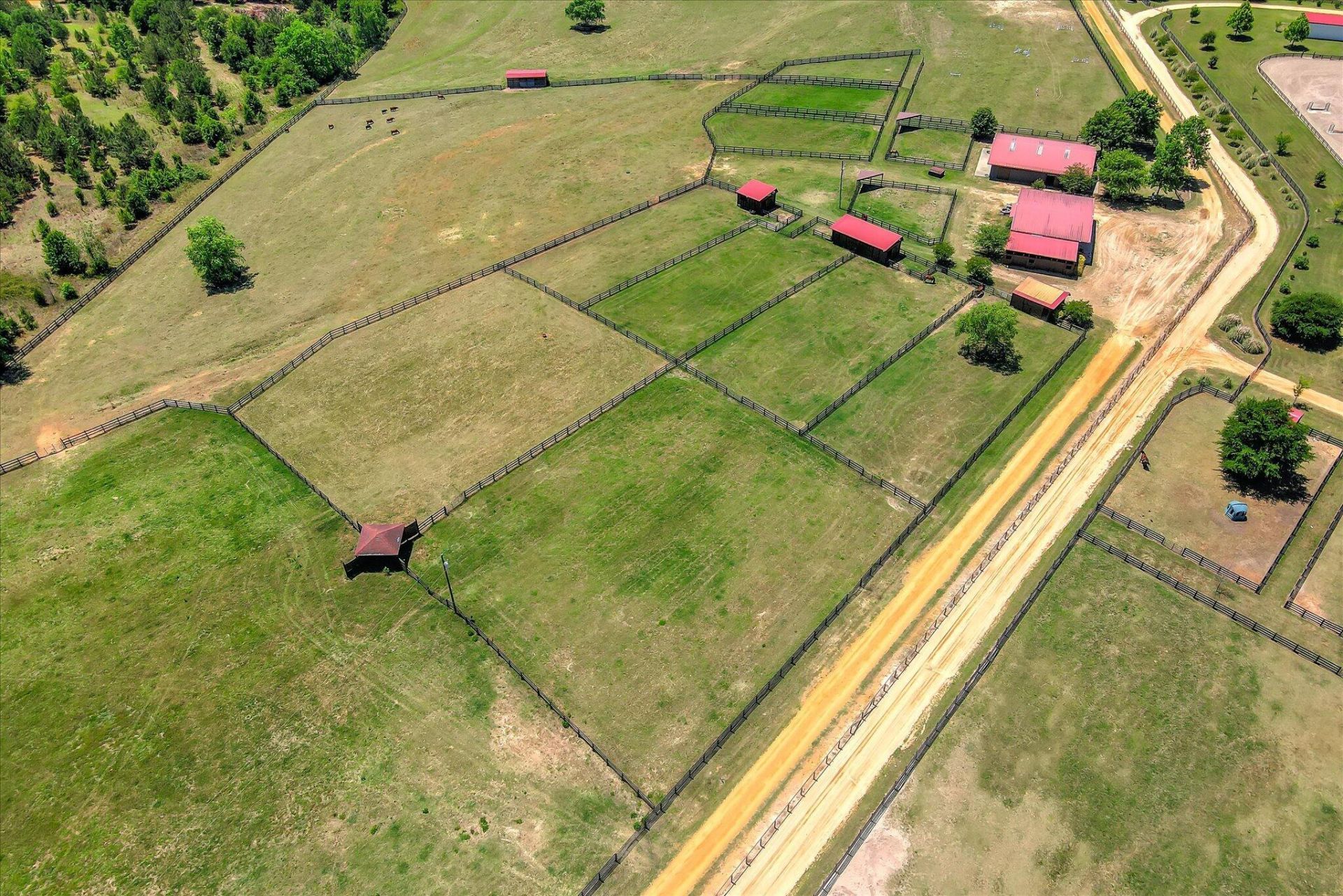 929 Airport Road Photo 23