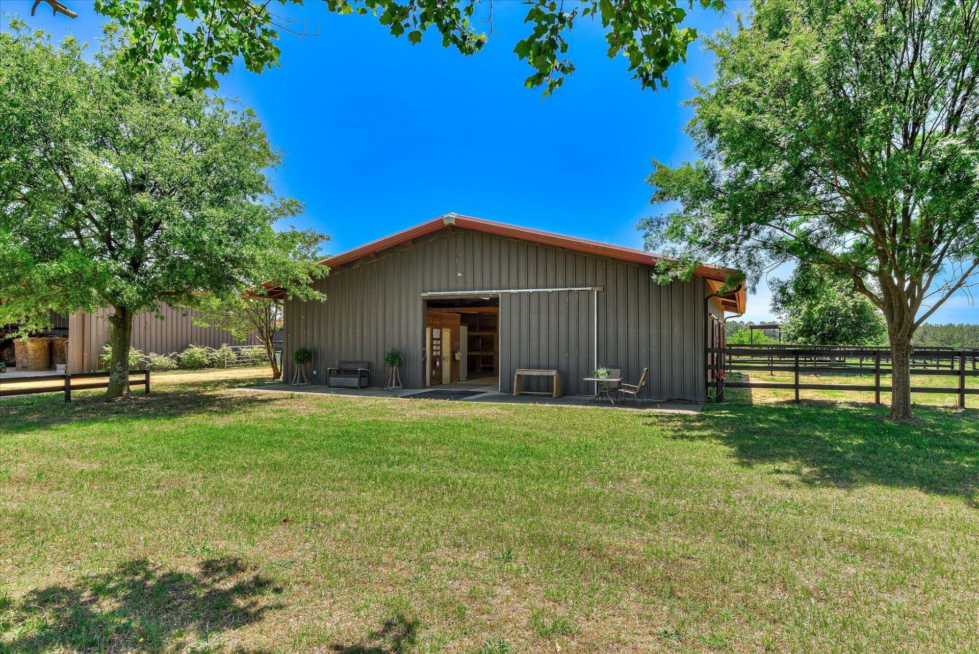 929 Airport Road Photo 33