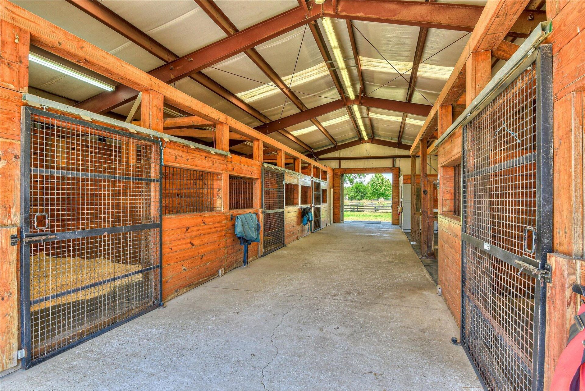 929 Airport Road Photo 45