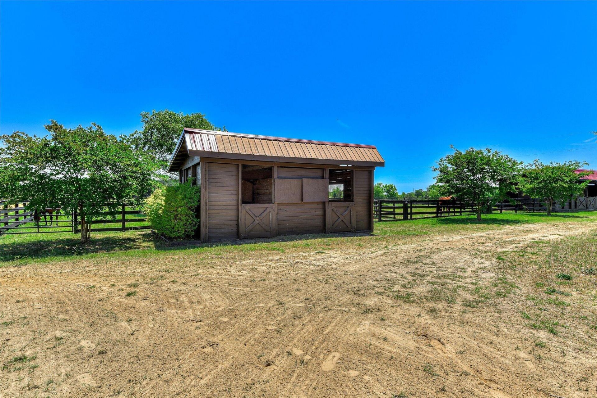929 Airport Road Photo 60