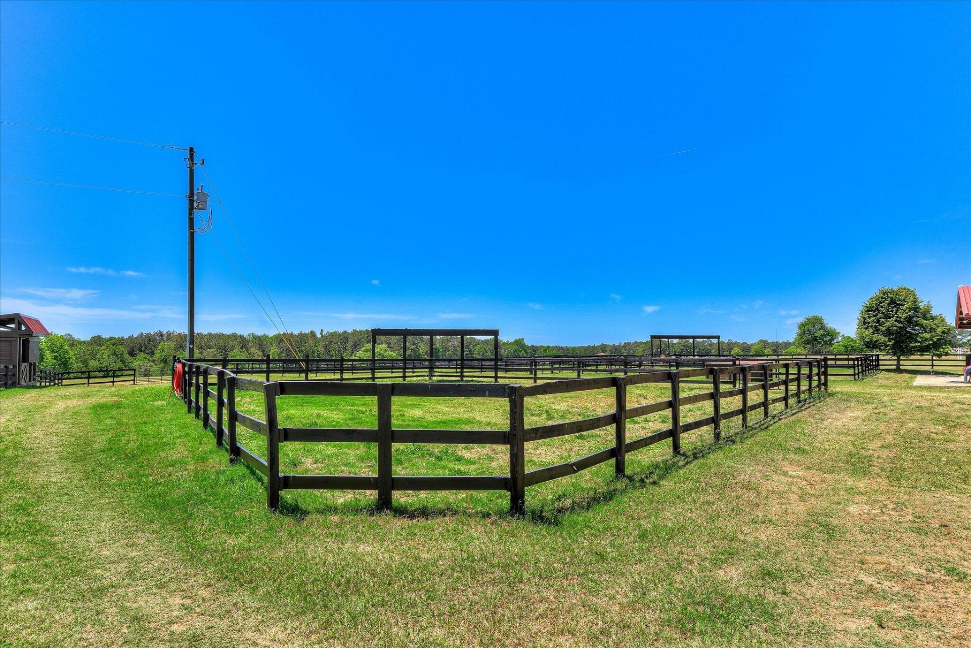 929 Airport Road Photo 77