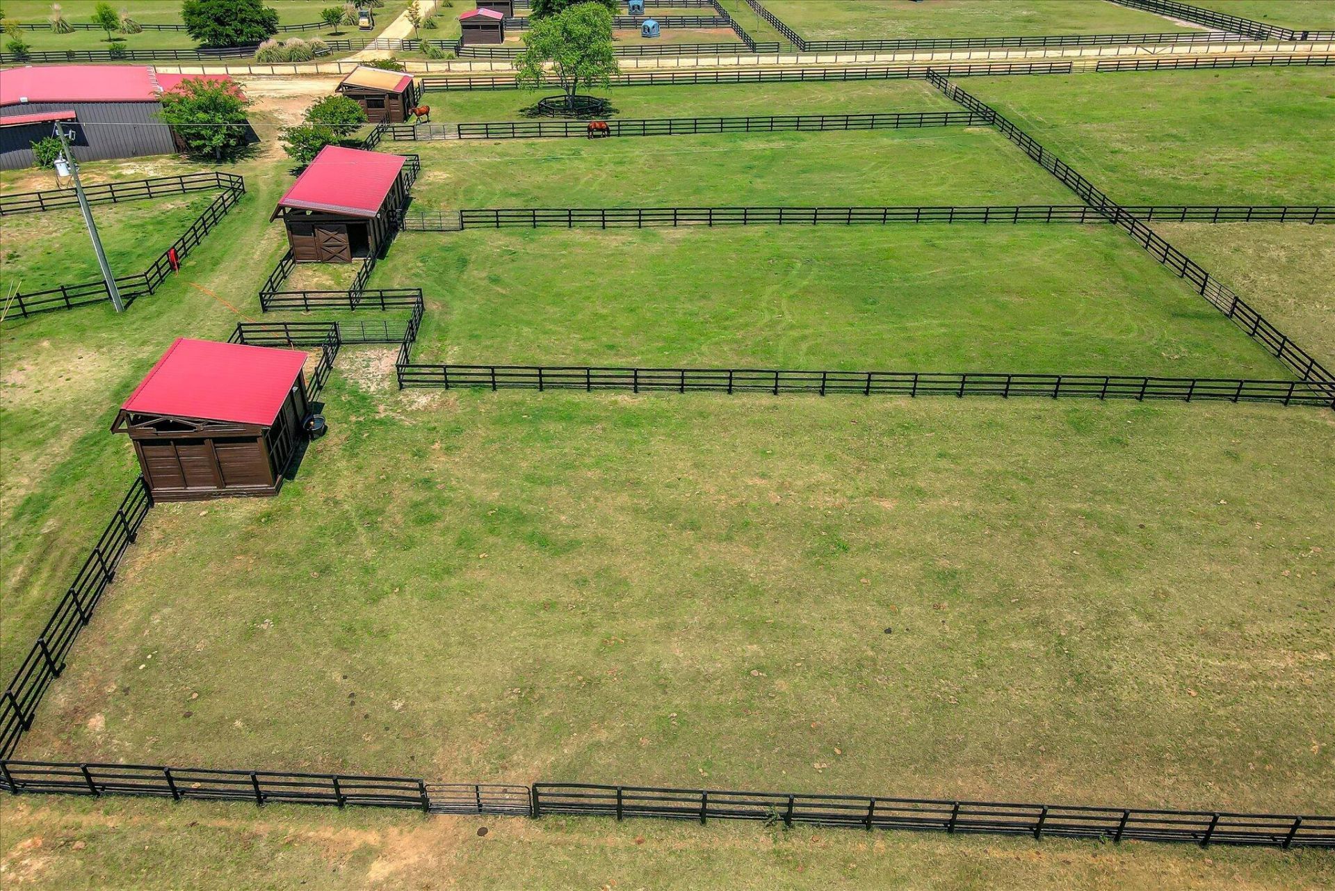 929 Airport Road Photo 9