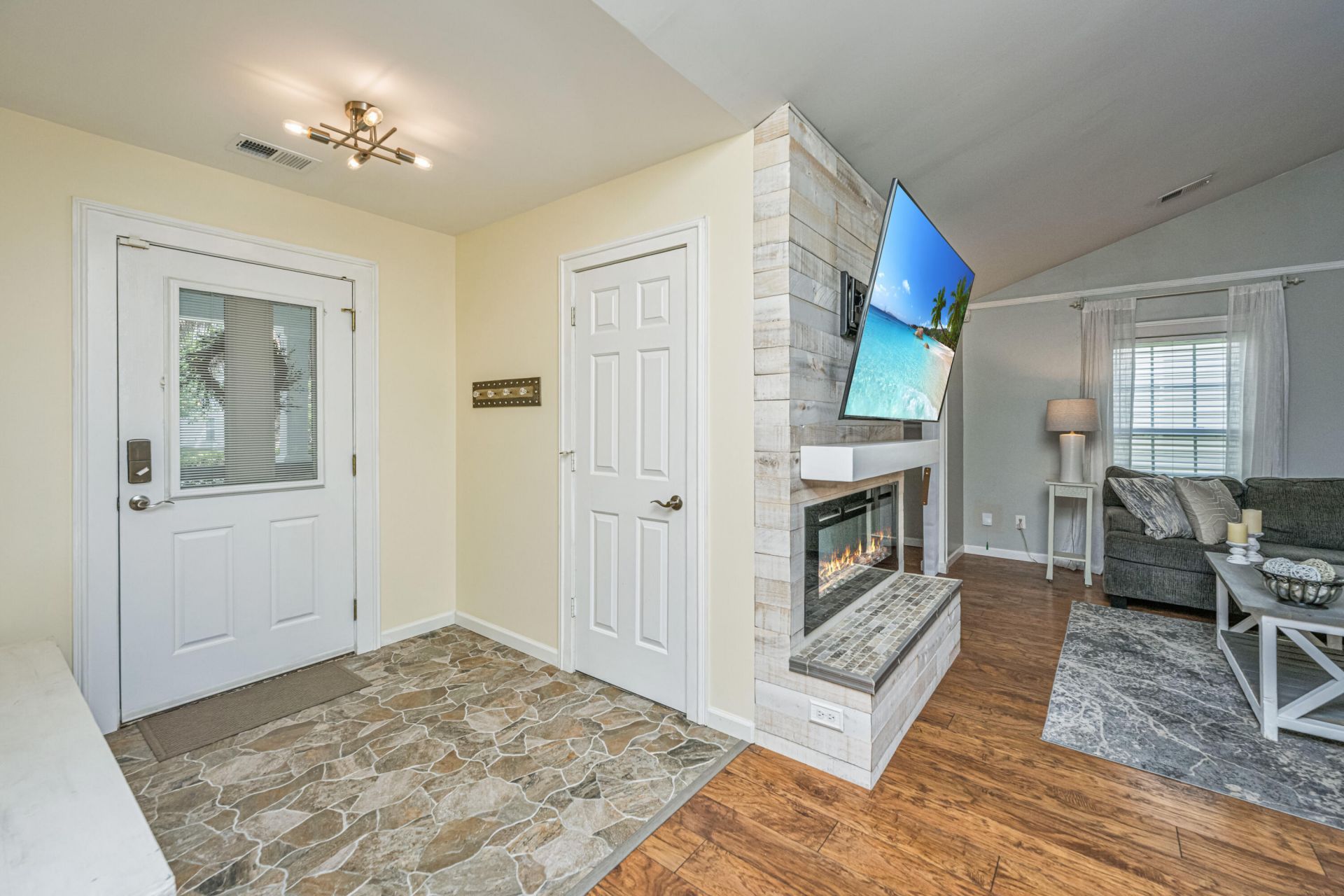 312 Breckingridge Drive Photo 3