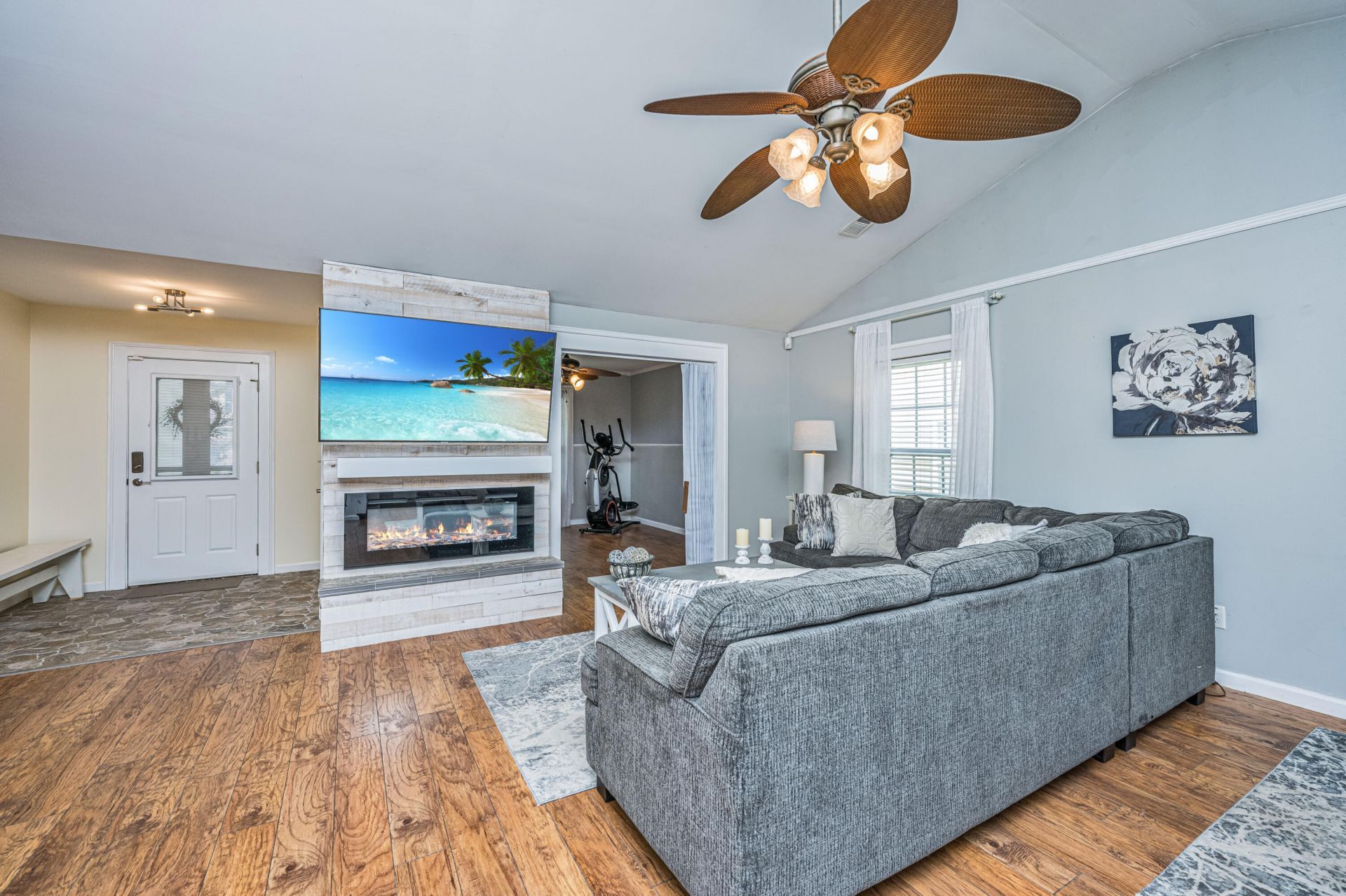312 Breckingridge Drive Photo 6