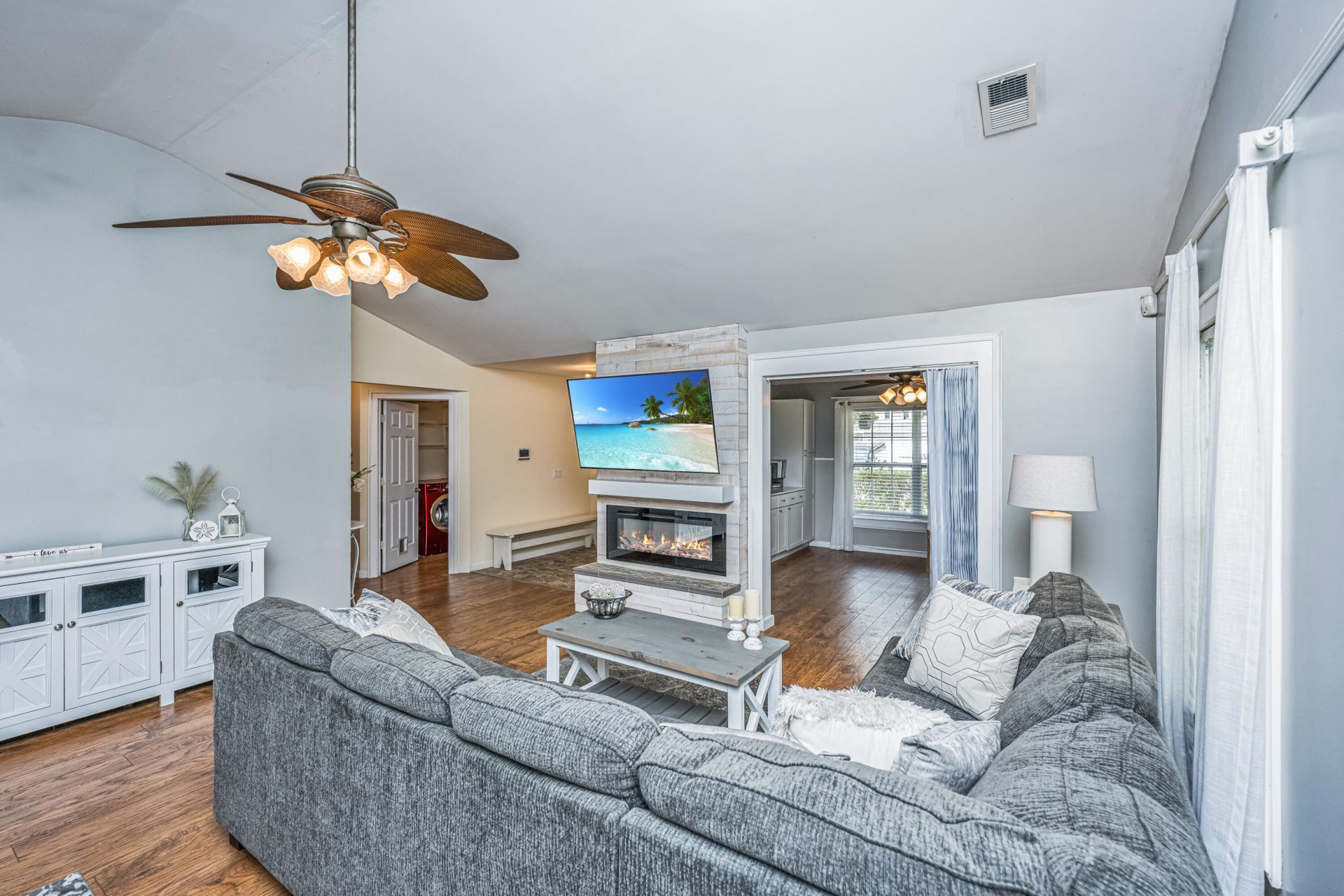 312 Breckingridge Drive Photo 7