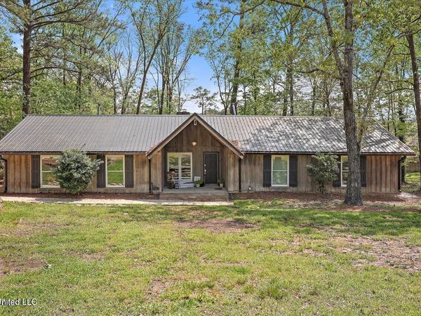 2 Village Drive, Madison, MS 39110