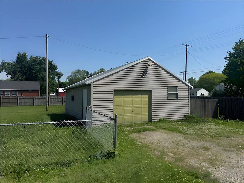 900 N Maple Street, Eaton, OH 45320 Photo 4