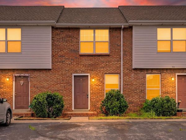1531 E Knollwood Cir, Clarksville, TN 37043
