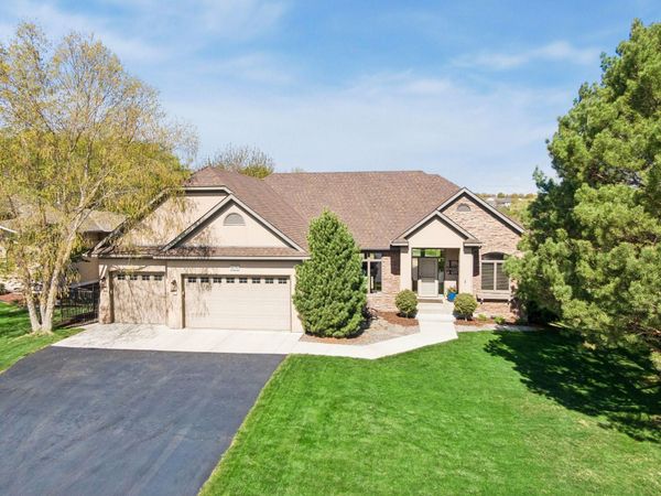 1676 Isabella Parkway , Chaska, MN 55318