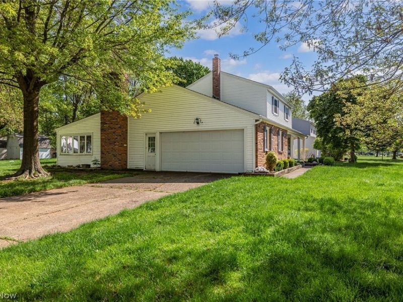 32696 Surrey Lane, Avon Lake, OH 44012 Photo 5