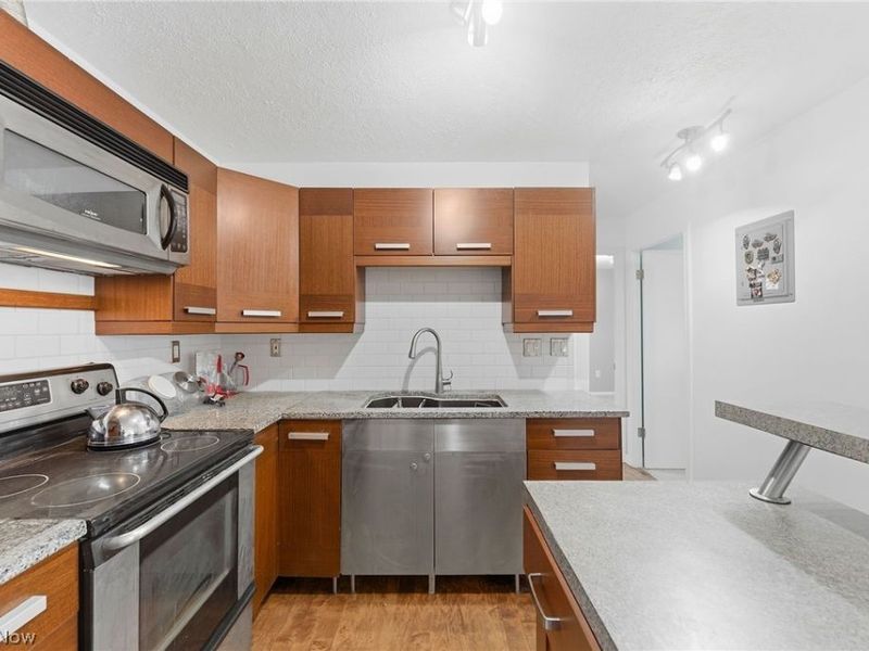 23885 David Drive, Unit 215, North Olmsted, OH 44070 Photo 10
