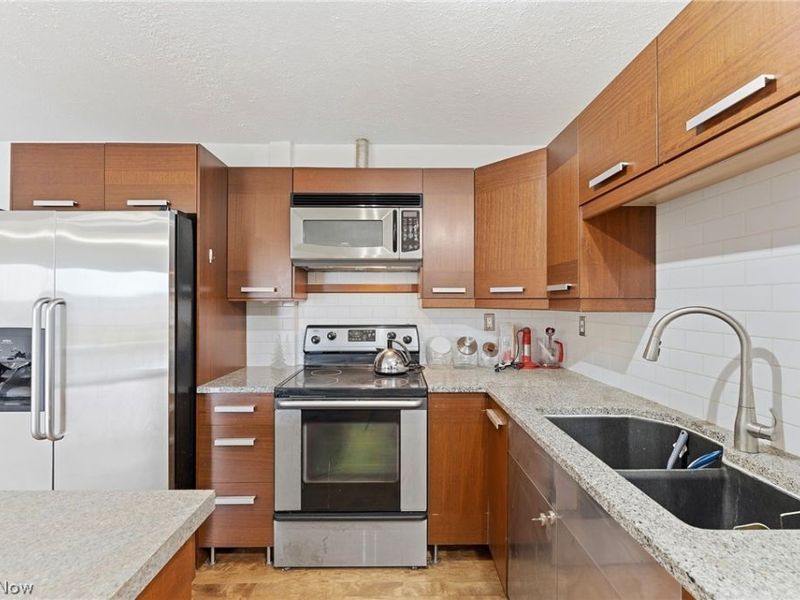 23885 David Drive, Unit 215, North Olmsted, OH 44070 Photo 12
