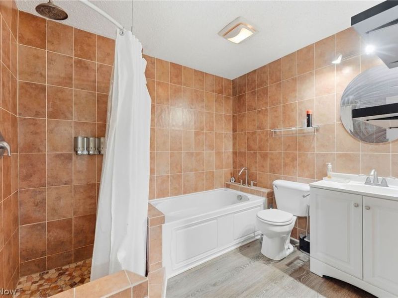 23885 David Drive, Unit 215, North Olmsted, OH 44070 Photo 16