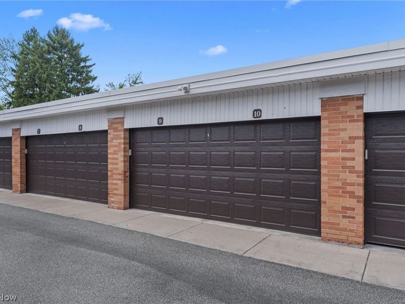 23885 David Drive, Unit 215, North Olmsted, OH 44070 Photo 28