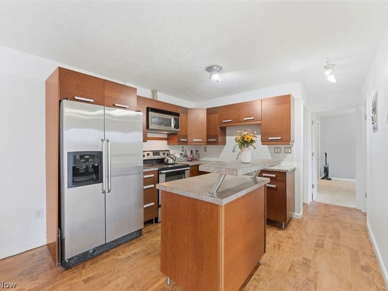 23885 David Drive, Unit 215, North Olmsted, OH 44070 Photo 9
